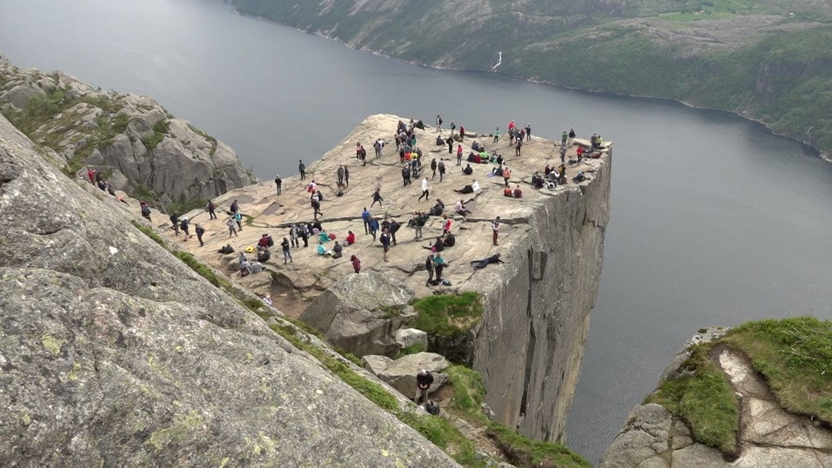 Preikestolen og Reinebringen vil begrense turisttilstrømming – vurderer lovendring